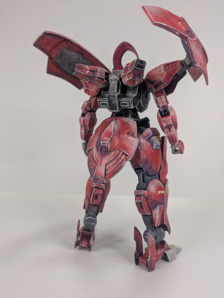 後ろ姿は割とシンプル