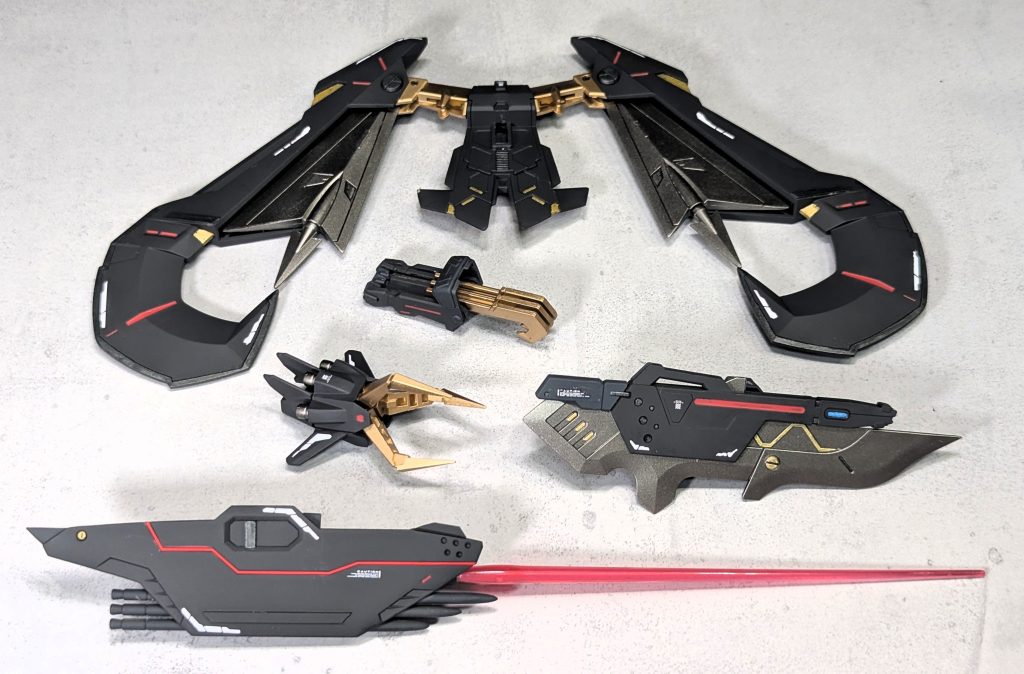 武装類のみです。グレイプニールは閉じたパーツもあります。やはり、先端部分のシャープ化によって洗練された感じがでました。今後の作例でも、エッジ(端面)処理は丁寧にしていきたいです。