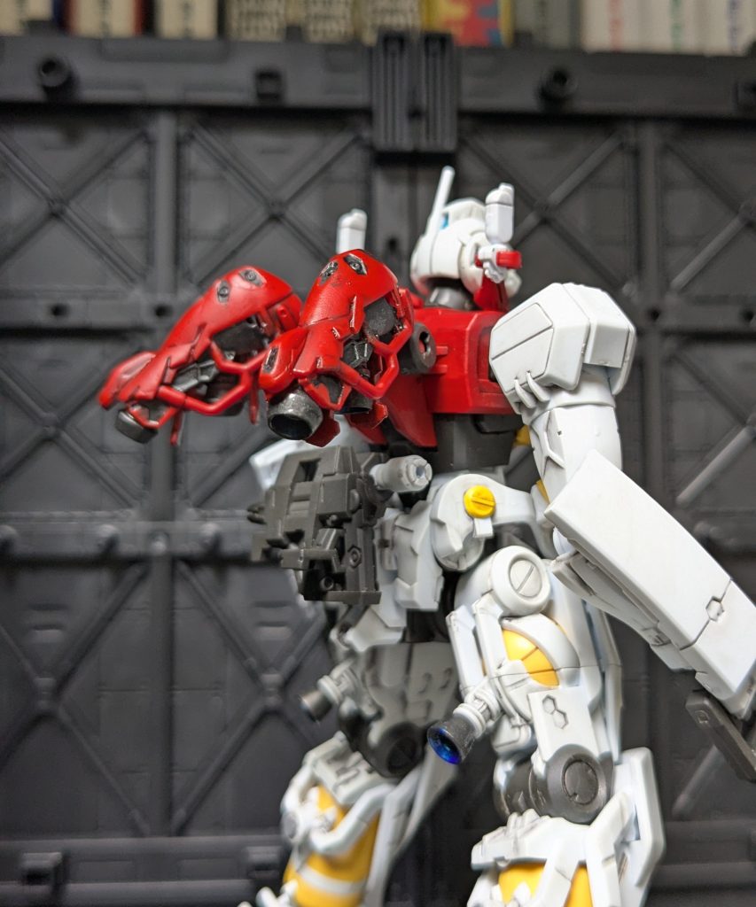 このキットで唯一工作やぬりわけめんどいバックパック。合わせ目消すのも慎重にしないとディティールつぶしちゃうし、塗りも細かめ。でも他はGQuuuuuuXキットとしてはパーツすくないし組みやすかった印象。