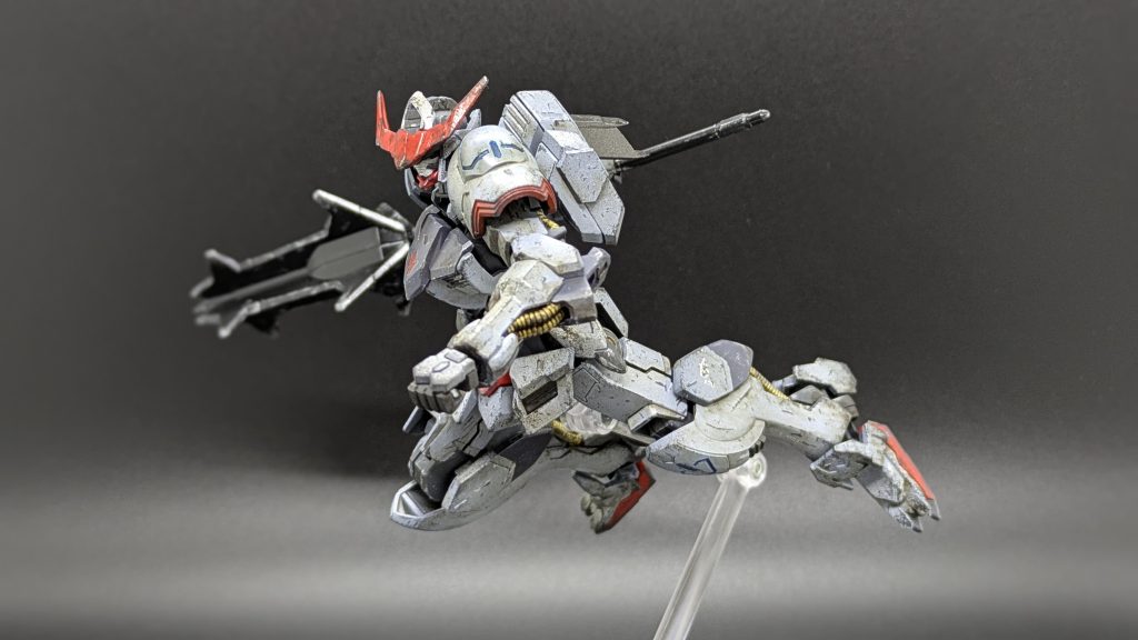 バルバトスのマシマシウェザリング全塗装–4枚目/制作者：@iwashi_pla