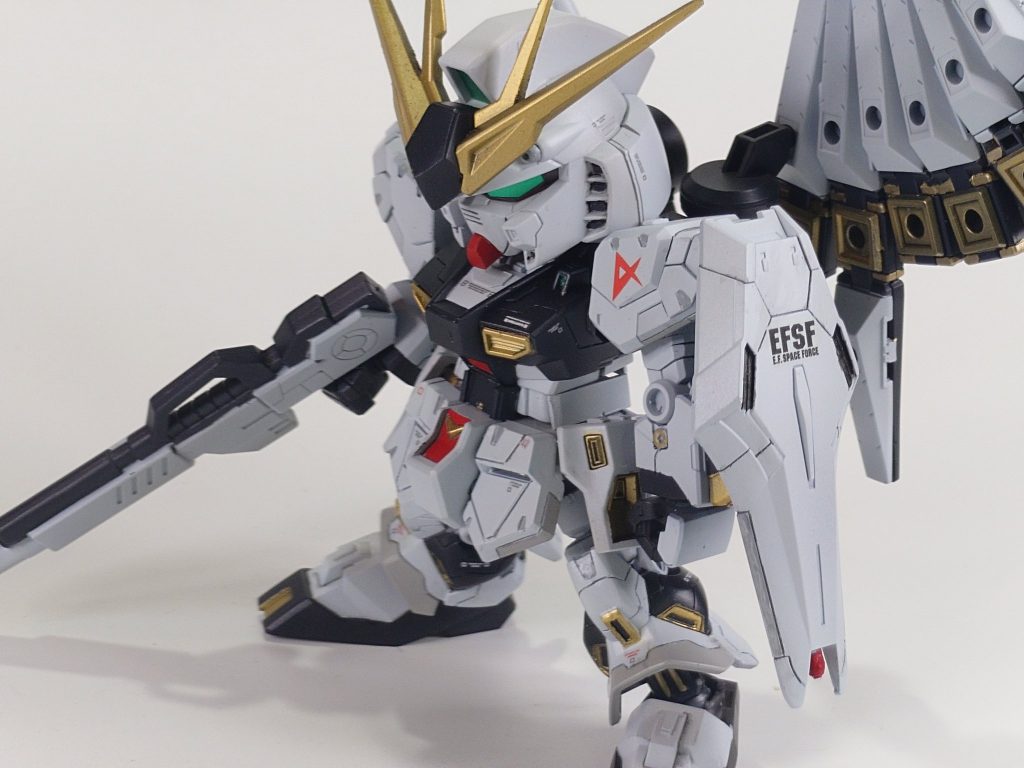 SD　νガンダム