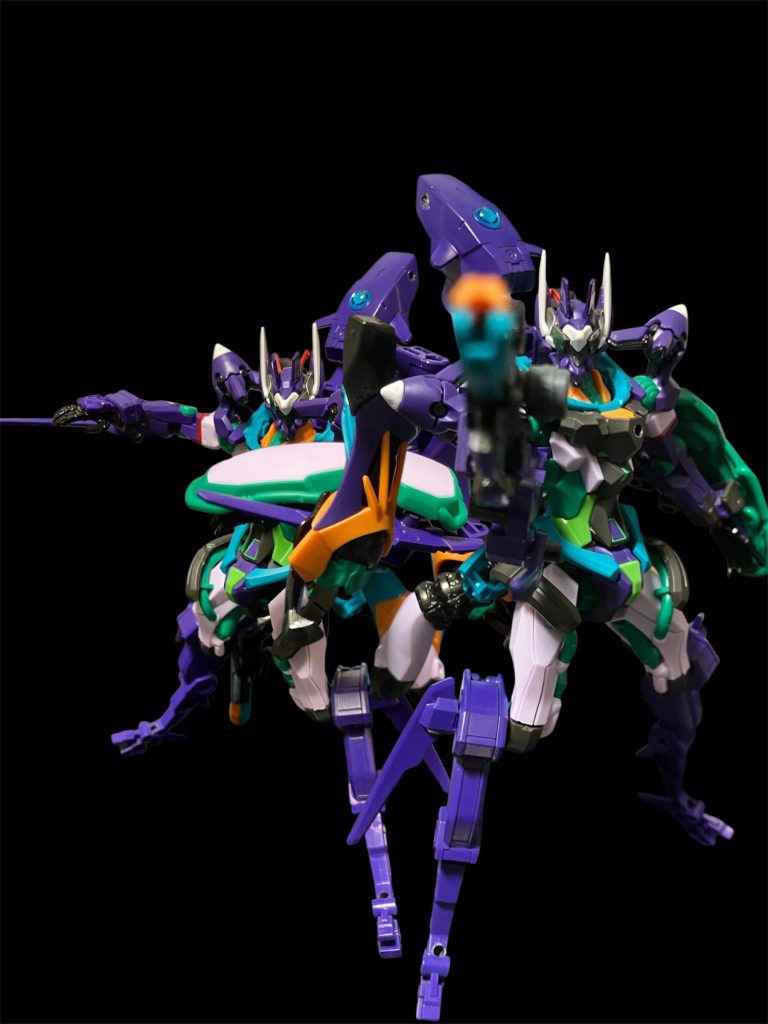 左がうでのメタルソー、右がビームライフル^_^