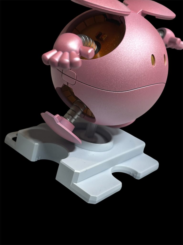 眼はSBゴールド、内部フレーム？はキャンディオレンジ、ジャバラ関節？はEXシルバーです🖊なお外装はピンクサフにパールコートのお手軽仕様です💪他にピンクの塗料がなかったんや😭すまぬ😭