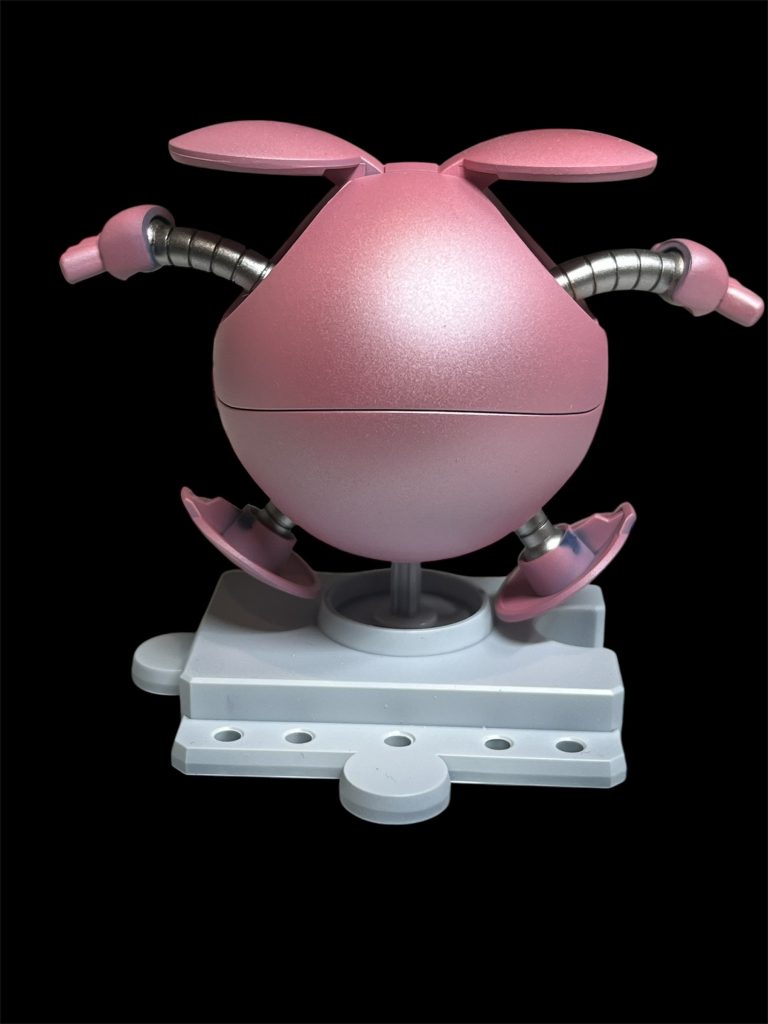 うしろ🗿お手軽仕様ですがまぁまぁ良い質感になったのでは、と思います🦆買い物先でガンプラ見かけたら連絡くれたり、深夜にゴリゴリ作業してても文句一つ言われなかったりと、大変理解もらっててほんと助かってます🤤