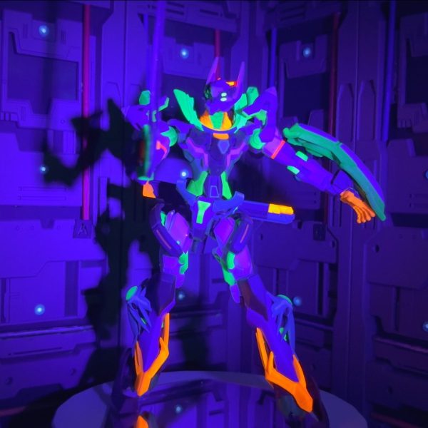 HG ジフレドを蛍光塗料でビカビカに