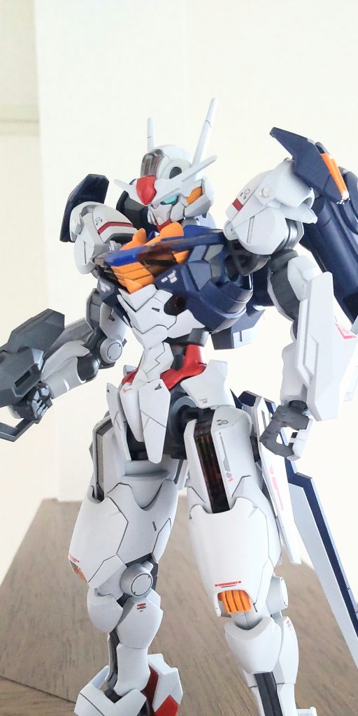 足の長さと肩の位置を変更しています　一部シールの代わりに筆塗り