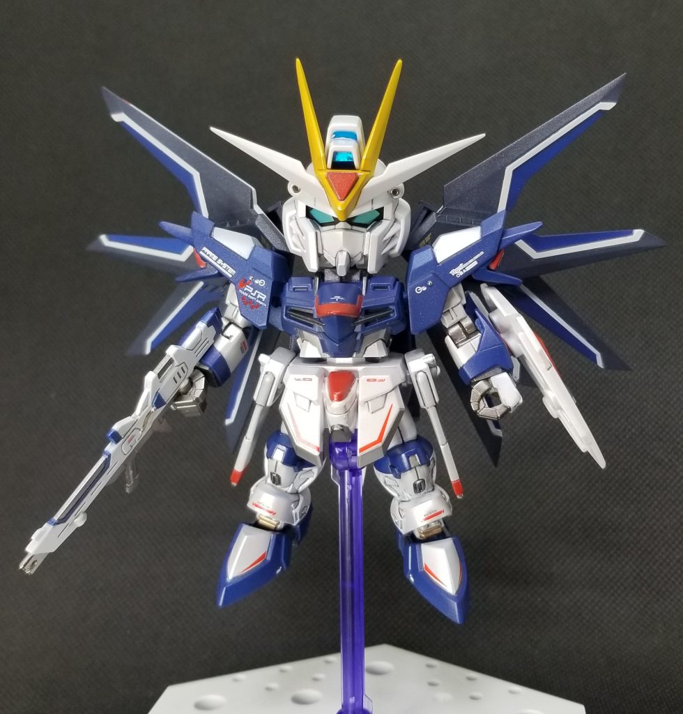 まずは全身ショット。今回の作製にあたりまぁ覚悟はしてましたが😅、付属のシールは使わずに全塗装で仕上げる✨と決めてたので、寝ても覚めてもマスキングの嵐‼️でした(笑)