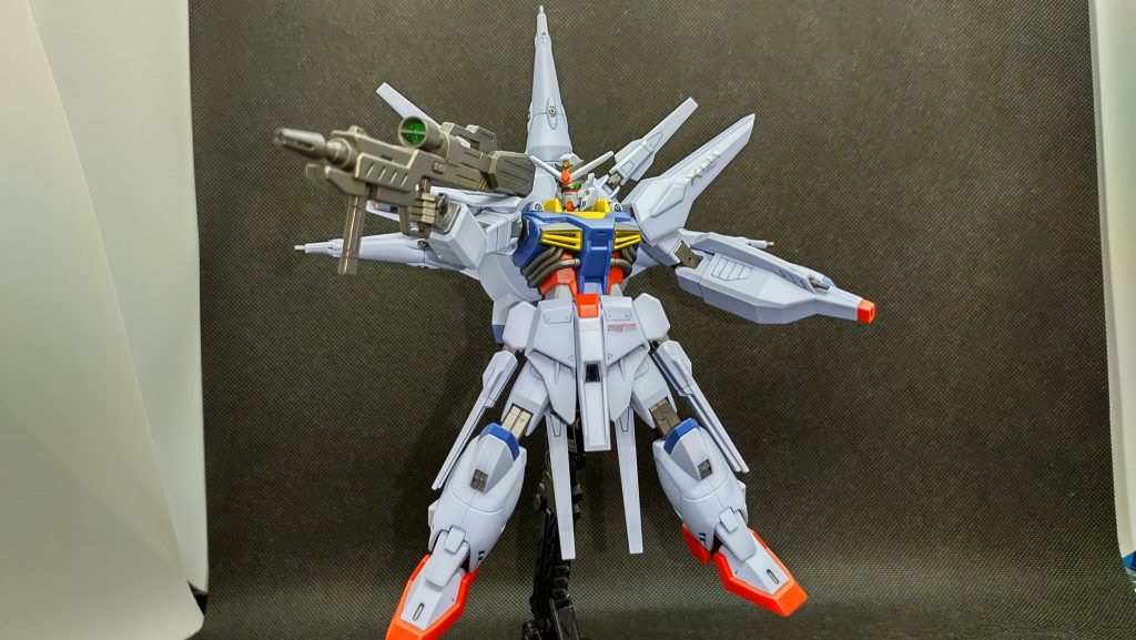 ユーキディウスビームライフル。肩に担ぐビームライフルって珍しい。