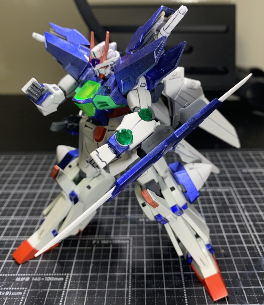 肩部ビームサーベル展開