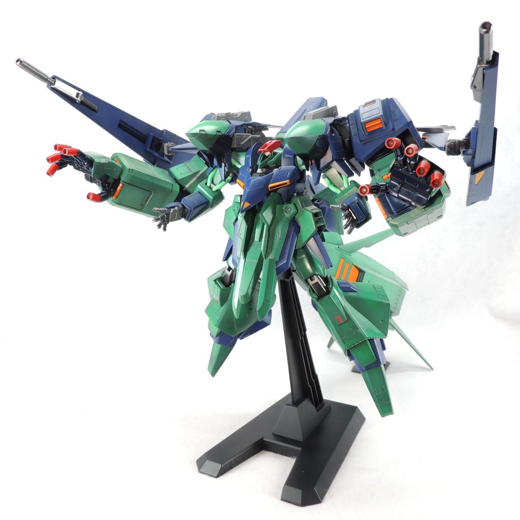 高高度から急速に敵地に降下・侵入し、強大な火力で目標を攻撃後、速やかに離脱する戦法を得意とする独自設定です。