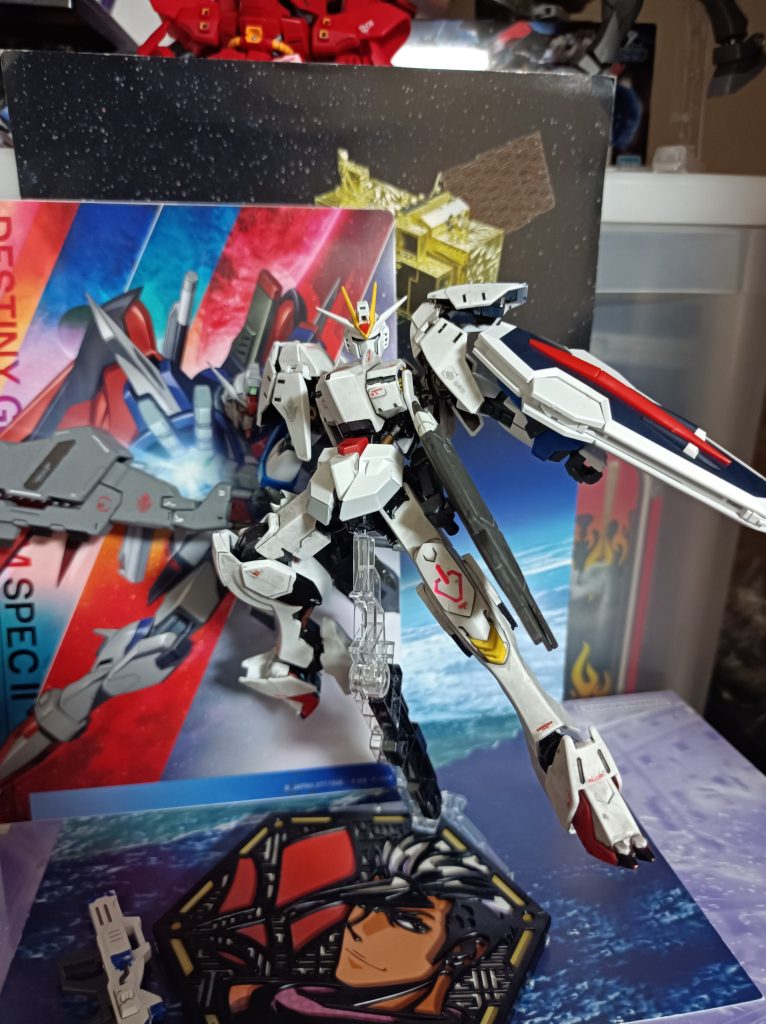 レンチメイスを取り出すライジングバルバトス