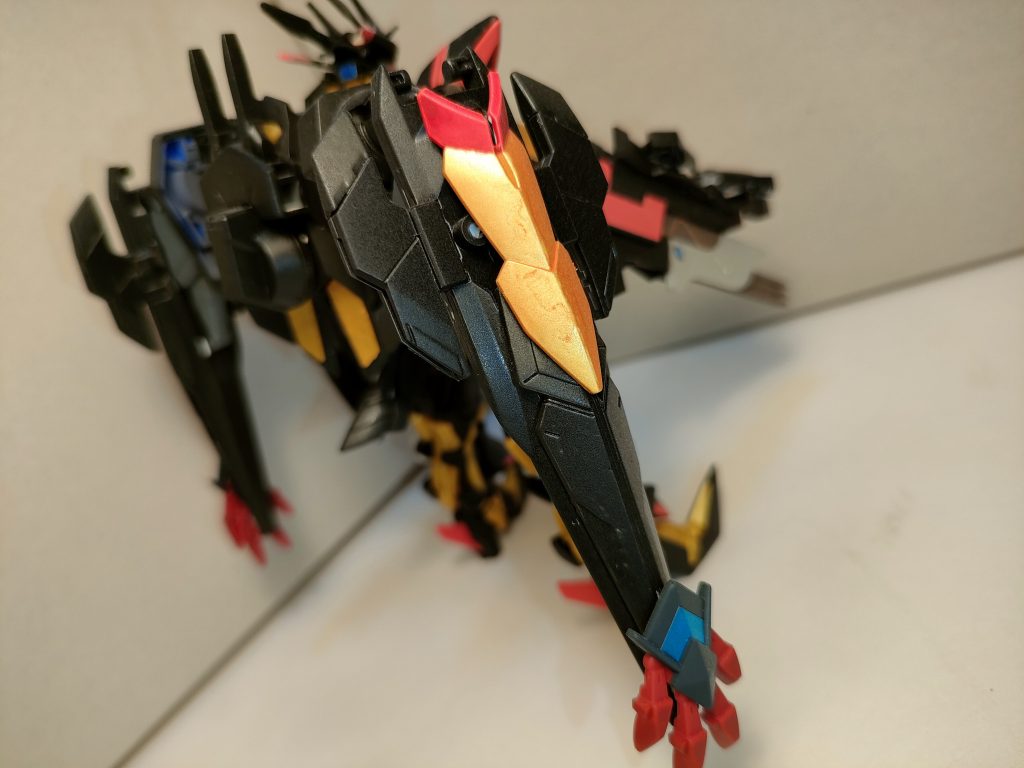 恐らく元々の機体エネルギーの制御装置の役割を持っていたと思われる部位で、スタビライザー「 オウノソウワン」と名付けられた。マガノクイタチの技術を掛け合わせている。