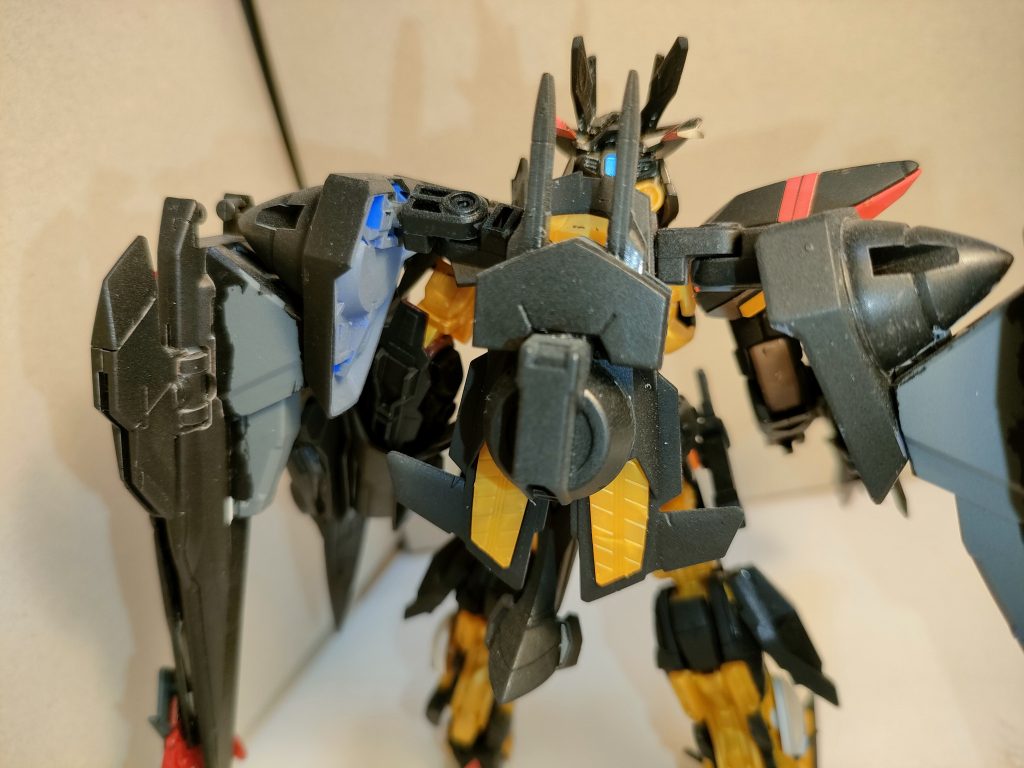 比較的原型を保っていた量子貯蔵機と、内蔵データから解析復元された動力源を3つ搭載。バッテリー駆動との連動により、ほぼ無尽蔵こエネルギー生成に成功しているが…詳細は不明。