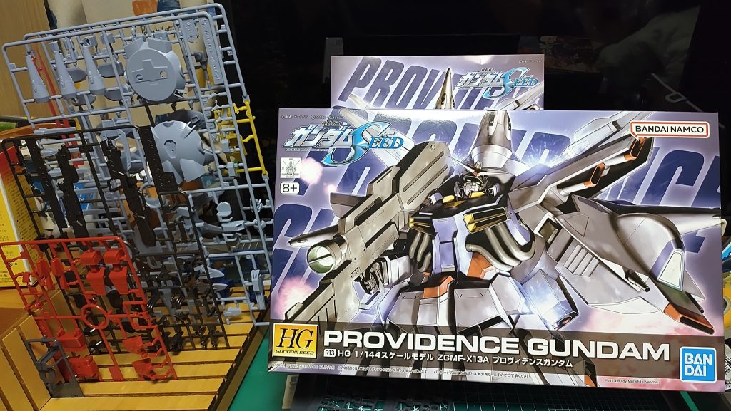 パケ絵とランナー。パーツはそれほど多くありませんが、バックパックなど大きいパーツがいくつか。実はHGCEフリーダムより箱が大きかったりします。