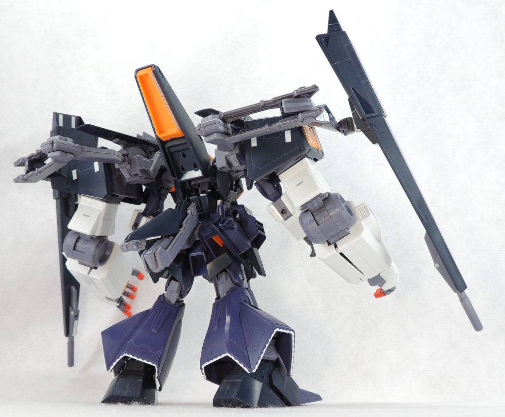 合わせ目消しやヒケの処理等、基本工作を大切にし、プラ板やプラ材でディティールを追加しています。