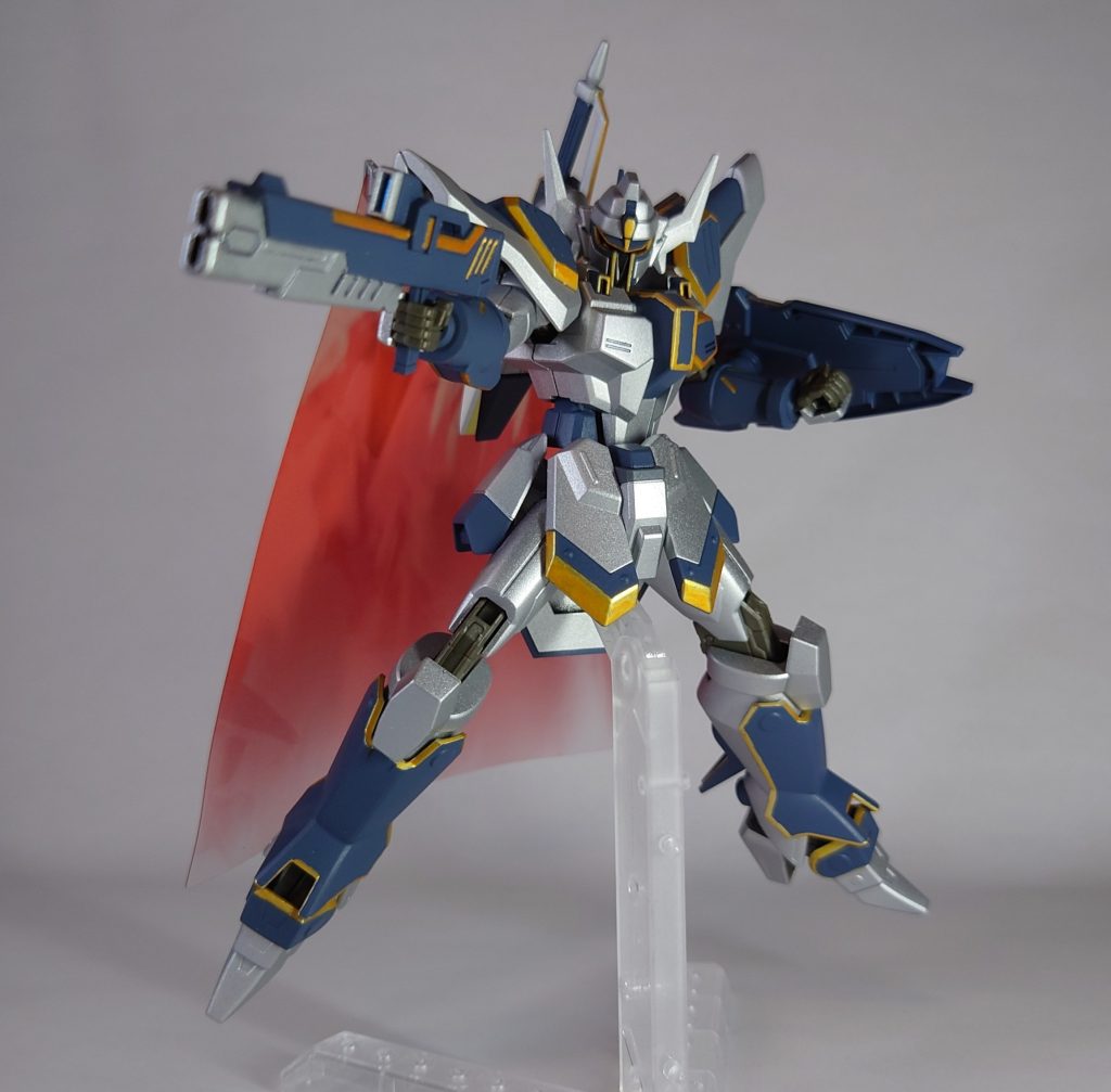 ビームマントを付けて射撃ポーズ