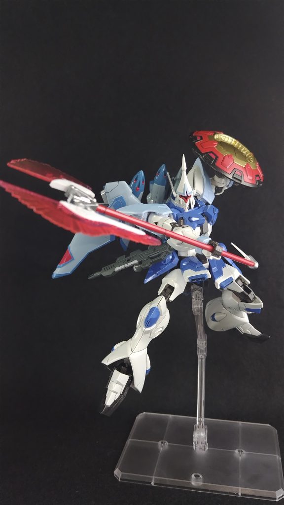 箱の絵にもありますバトルアックスの斬りかかるポージングはとても迫力あります。まさかギャンがアックスタイプの武器とは、と思いますがとても似合っていると思います。これはまさに近接戦闘の体現ですね。