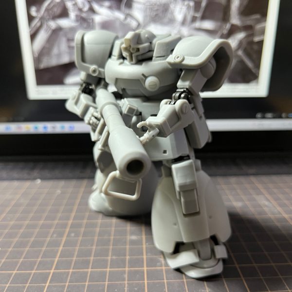 この画の世界に届いたのか？届くのか？ver.kaガンダムと同じ世界線に並べられるものを目指したつもりです…。もちろん今後も随時修正します。愛しい子なのでここで置き去りにはしません。ということで少し眩暈が…今は手短にしておきます。後日残りの数パーツ差替え後に製作品へ。仕上げはやっぱり他と合わせて順次かな(^^;)。老体の捨て身の一太刀、受けてみよ！(笑) （3枚目）
