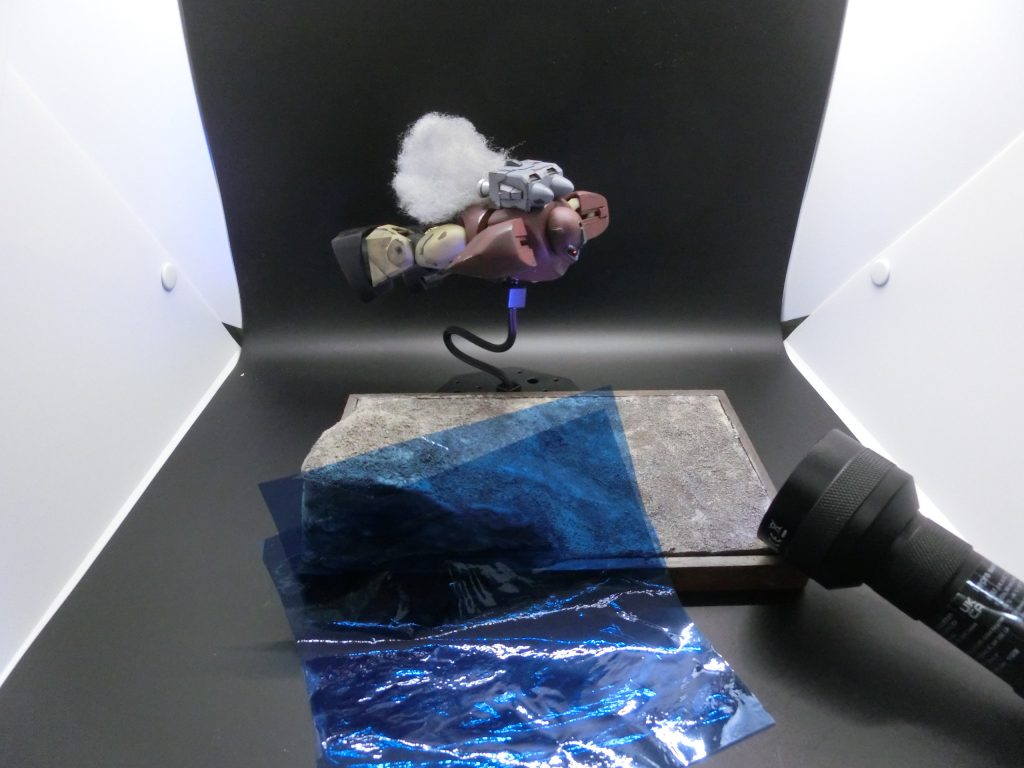 深海の雰囲気はブルーセロハンを通して撮影しました。