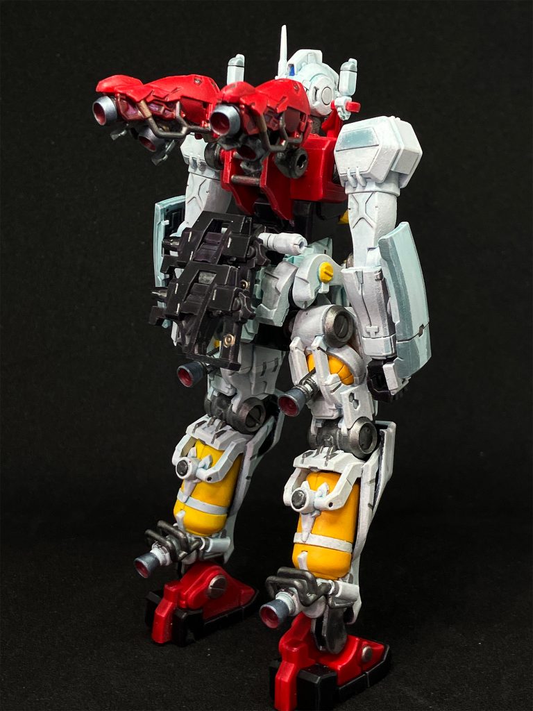 背面の塗り分けは楽しかった。時間は掛かったが。