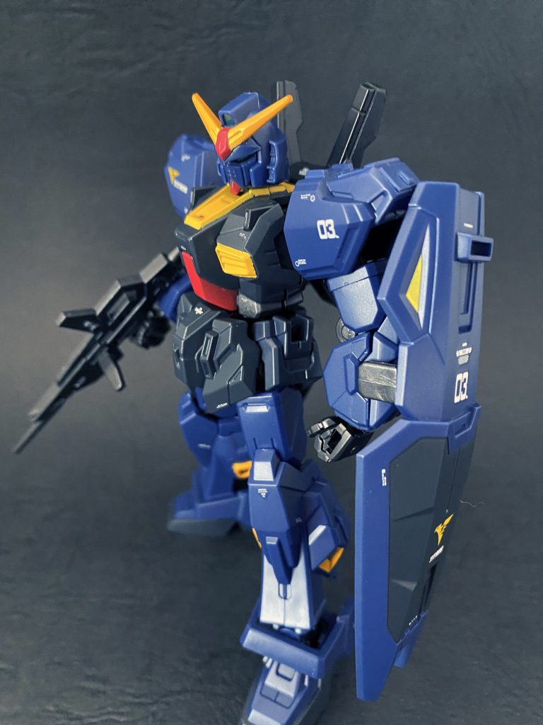 肩の上部はプラバンで合わせ目消し兼ディティール追加