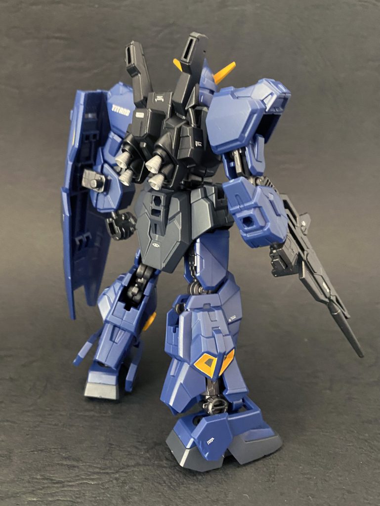 脚部バーニアも塗装して正解