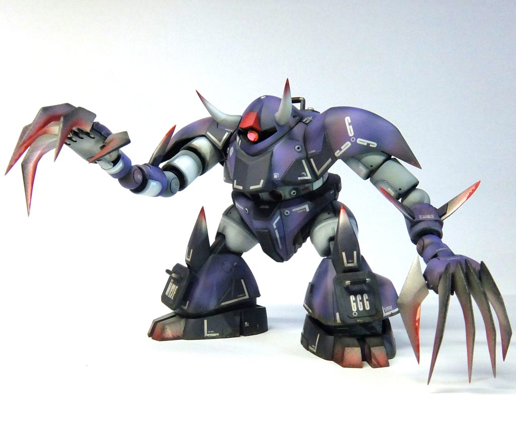 爪を思いっきりアピールせななー！→尖らせるだけやなくって、大きくて鋭くてって感じに。　プラ板＋パテか～。指って１０本あるしな～。しんどいな～。　でも、思ってもたもんな・・・コツコツ作ろっか・・・親指：L23mm→40mmその他の指：L25mm→42mm 