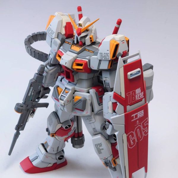 AGE未見の宇宙世紀おじさんが作るMGダークハウンドほぼ素組み