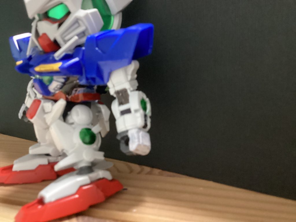 GNサブマシンガンアリオスガンダムのもののプロトタイプ。威力がアリオスのものに比べて約4分の1だが連射性が高く小型