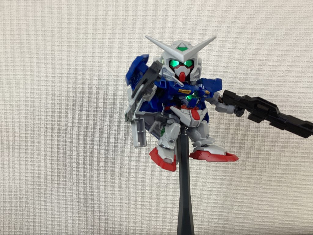 GNソード改試作型を装備した姿です。