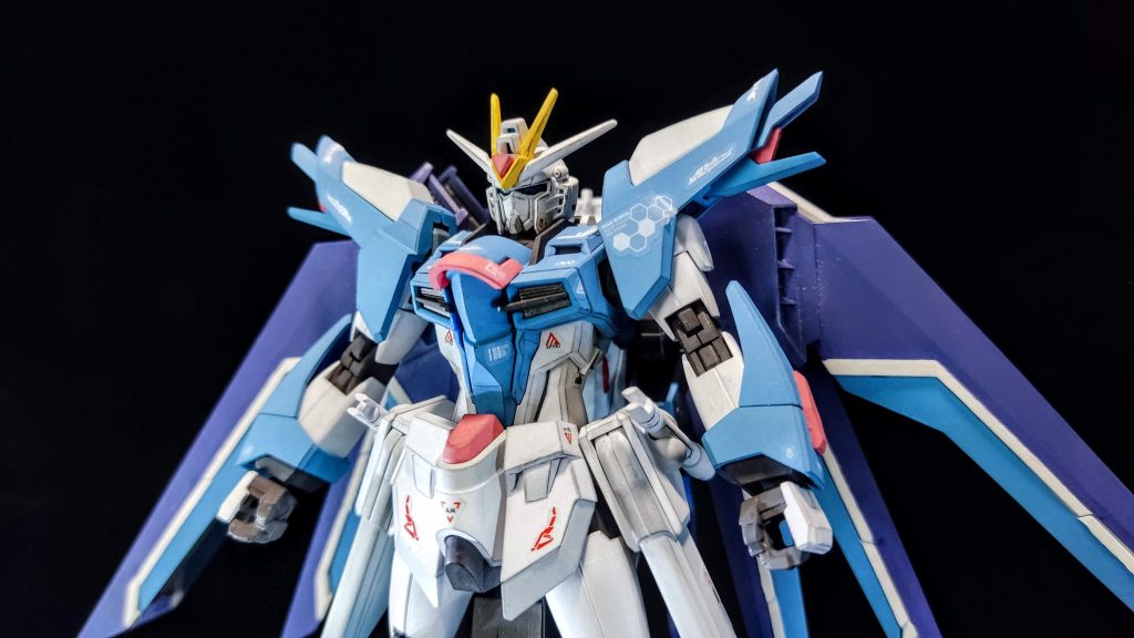 過去にはキット付属の余剰デカールの追加はありましたが、今回はオリジナルで追加しています100均デカールですが、使いようによってはいい感じになりました