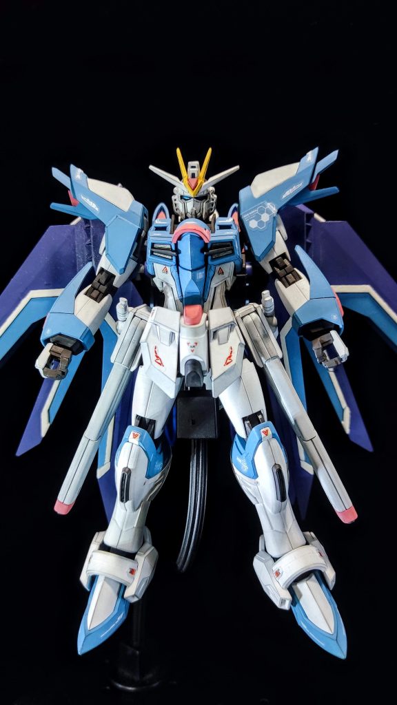 最後に全体ショットMA形態も撮影したかったのですが、いろいろ動かしているうちに塗装が剥げそうになったので見送りました