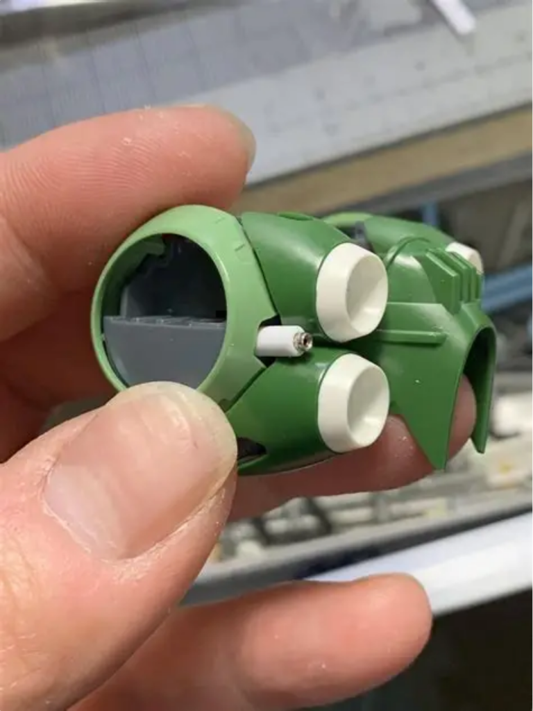 腰部のフロントアーマーも1mm延長しました。