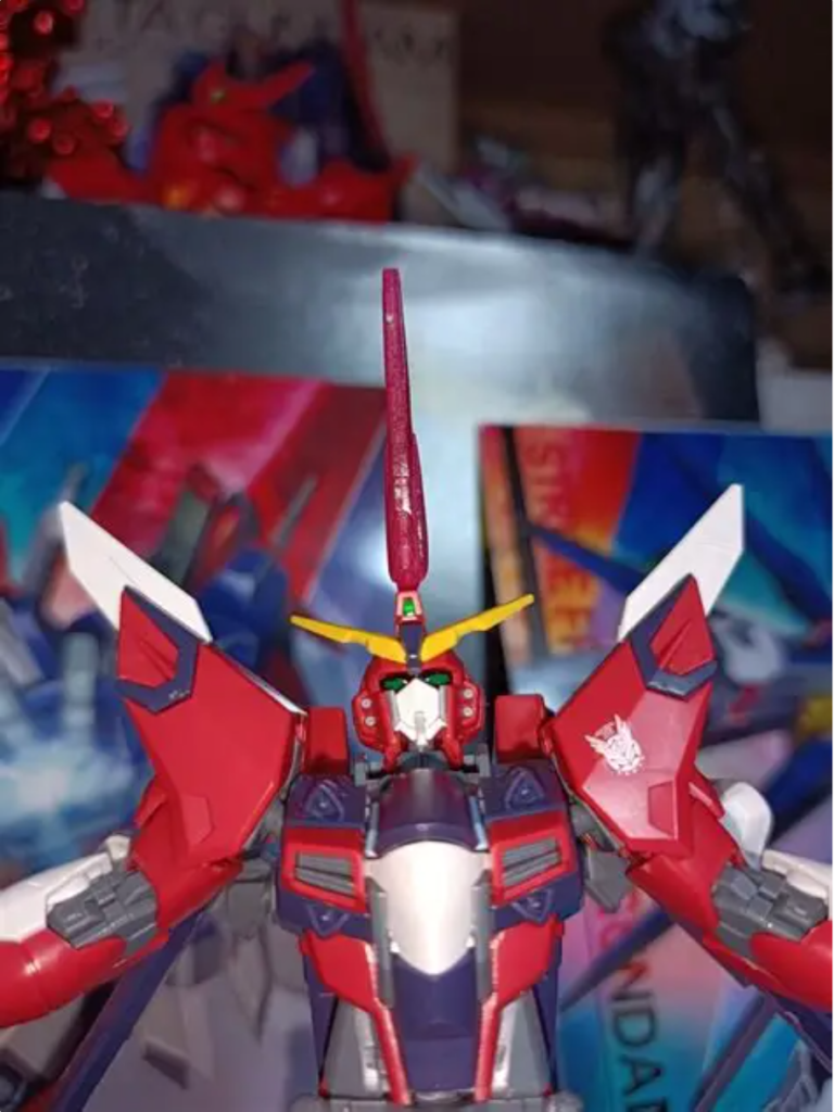 2つ目…トサカサーベルができるから この頭のエフェクトは、モビルスーツアンサンブルの武器セット(イモジャがあるやつ)を使用したもの。コレがやりたかった!