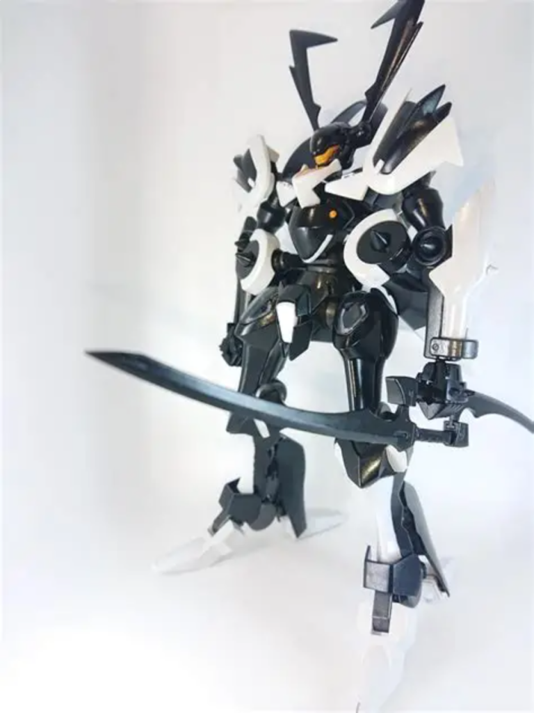 胴を知り合いに頂いた旧キットのパーツで延長しています。