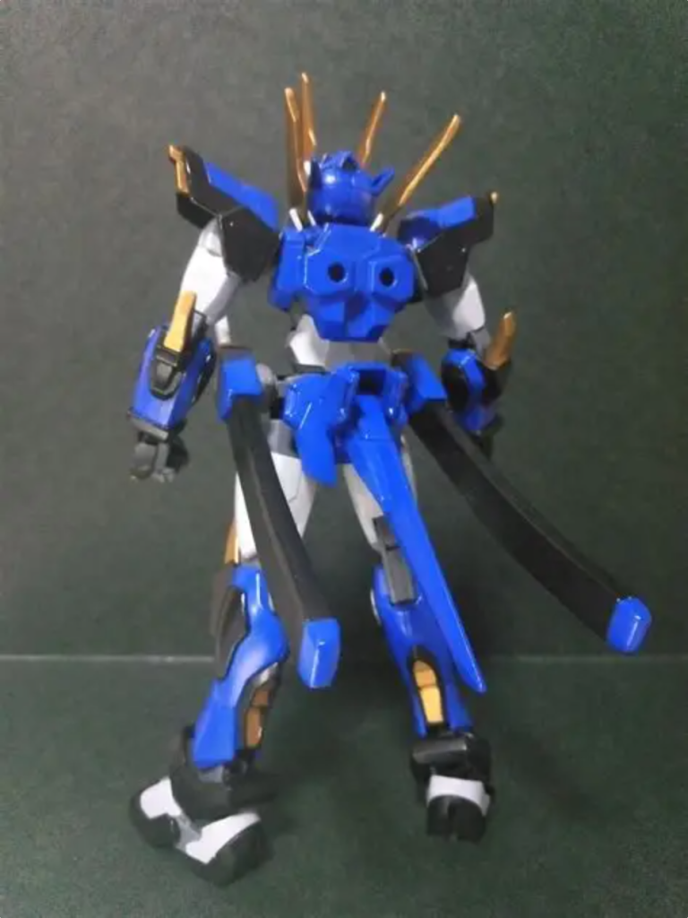 後。各部の金色の部分は最初イエローにしようかと考えていたけど、ゴールドにして正解だったと思っています。