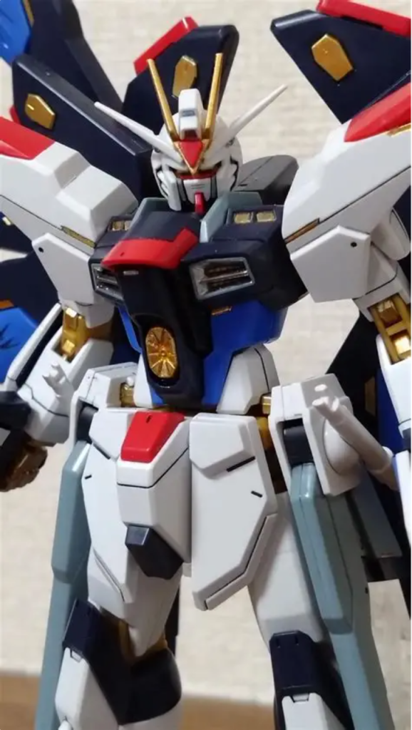 斜めからカメラ目線で。やはりイケメン。