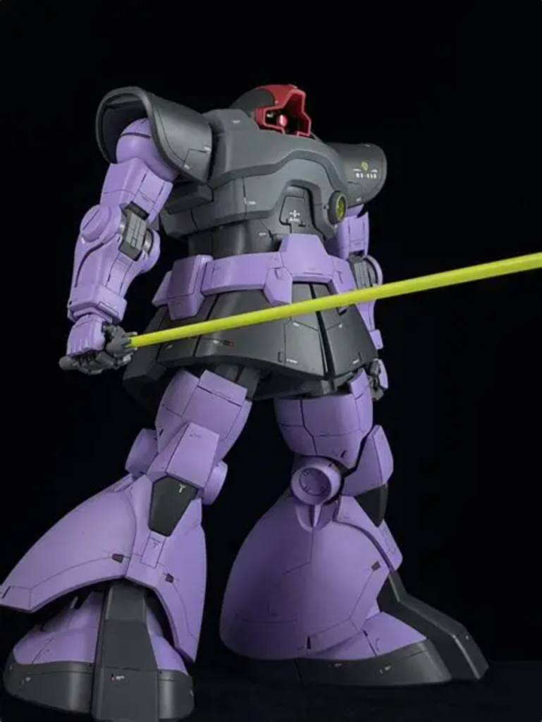 サーベルは2本つくりました。収納用と 発光用。収納用は 塗装ハゲ対策で、成型色仕上げ。発光用は蛍光塗料で。なんとなくやってみたけど、こんなこと、みんなしてるんかな 汗