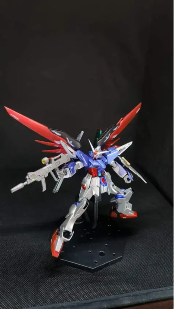 SEED撃ちポーズ。古い製品なのでポージングの幅がかなり狭く、最大限の稼働幅でこんな感じです…