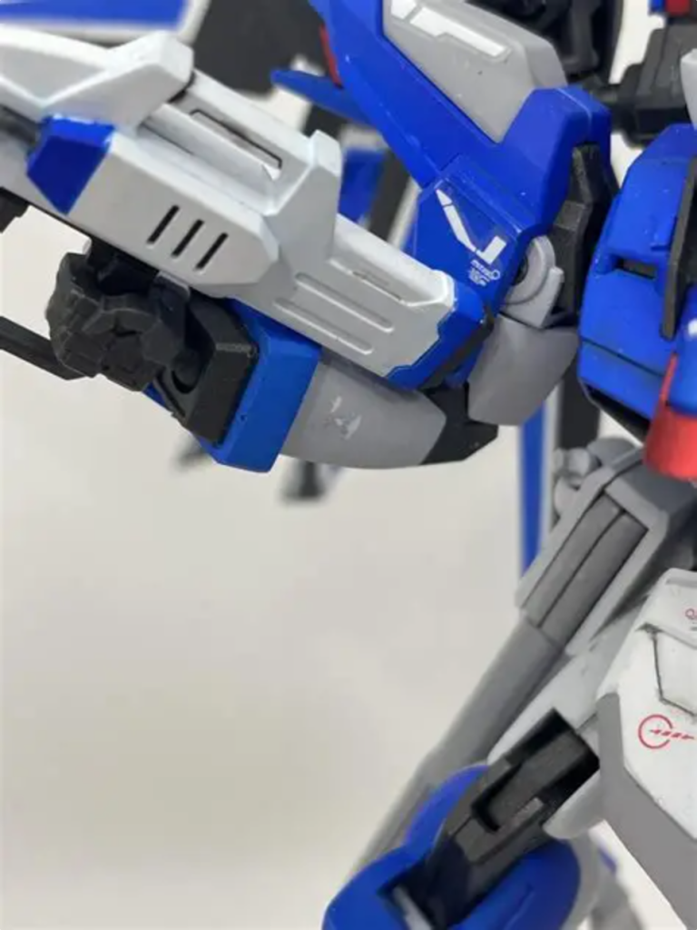 ここからは反省点になりますが塗料の希釈を失敗していたらしくザラザラの表面になってしまい塗装ハゲが目立ってしまいました。