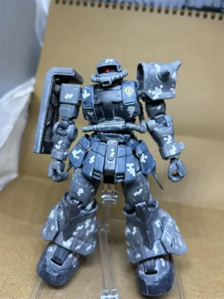 これでも悪くない気がするけど胴体とかにも迷彩追加