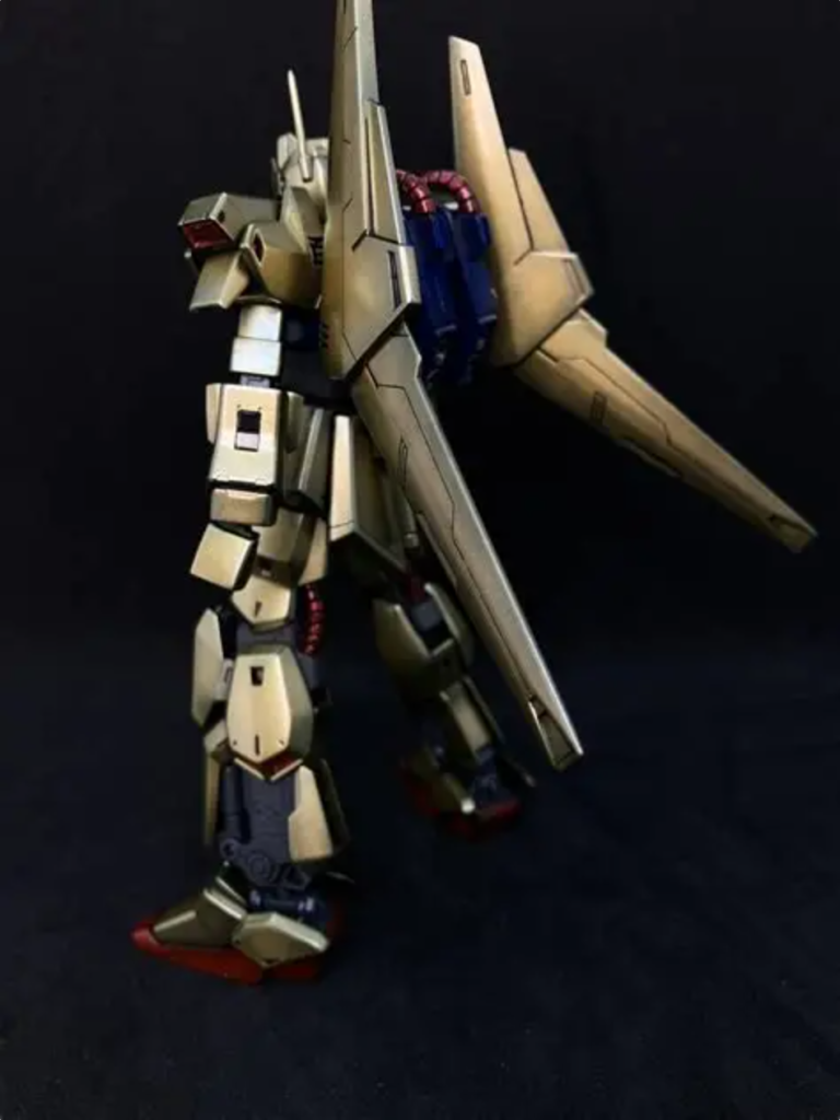 この百式はめっちゃスリムに感じます。もうちょっとでっぷりしていた方が好みです。