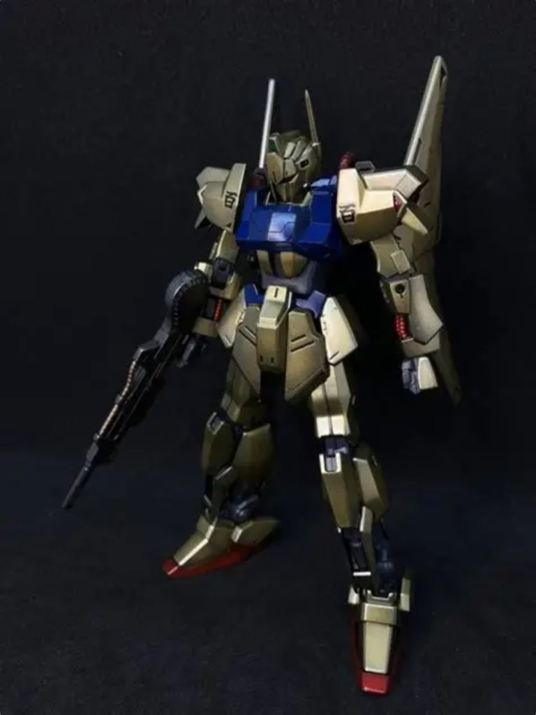 全体的にスジ彫りしています。