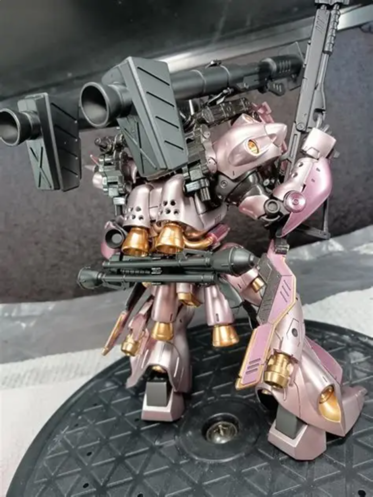 追加装備のシュツルムバズです バックパックのバズ取り付け部位からサブアームを展開して途中の3mm穴に純正バズーカをマウントしました