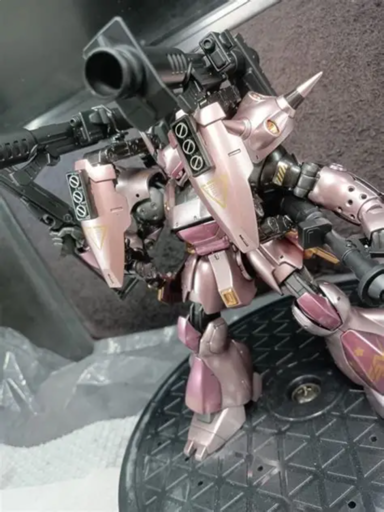 前面に展開したシールドのメタルパーツは簡易Iフィールド発生装置と認識頂ければ幸いです