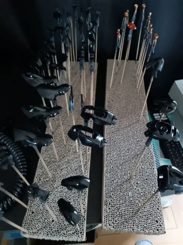 装甲部分はウィノーブラックを下地に塗装しました