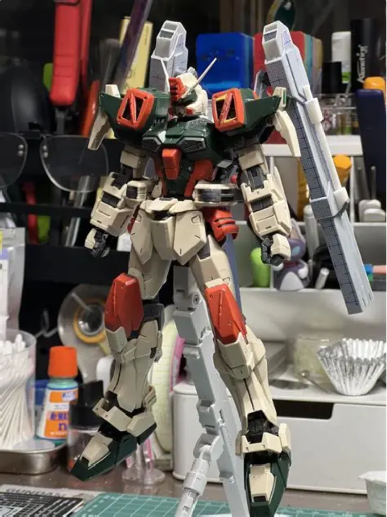 塗装前。ディテールアップや細かい修正はしてますが大まかには肩と背部のパーツ作成がメイン工作です。