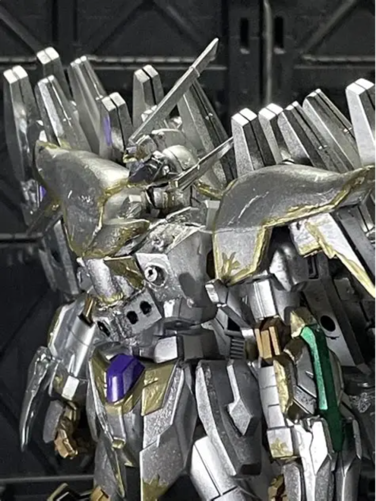 形状を近づけるためパテなどで変更しています……ので、ちょっと荒い部分はお許しを