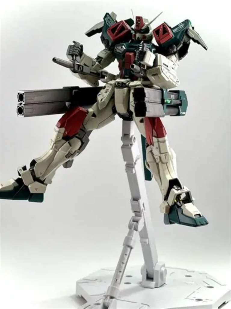 ビームキャノン。初プラ板スクラッチだったのでなかなか苦労しましたがなんとかまとまったと思います😅設定画を何度も見返しながら作ったのですがちょっとデザインが変わってしまいました、難しいですねスクラッチ。