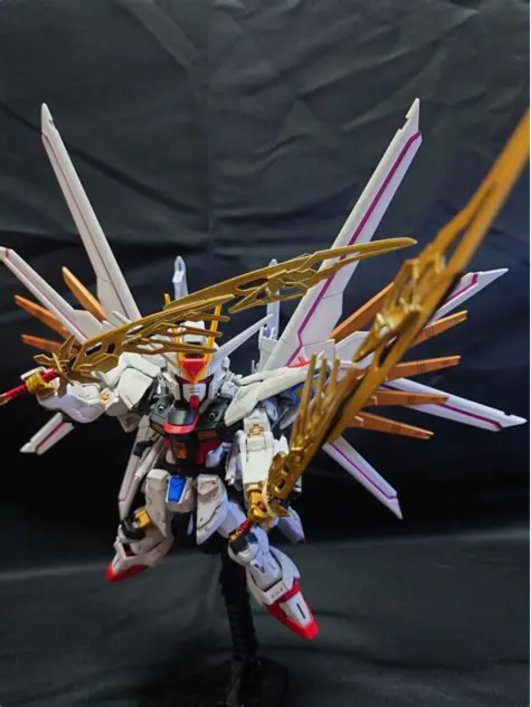 曹操ウィングガンダムの刀にはエフェクトパーツが付いていてこれを金色に塗装して装着してみました。　